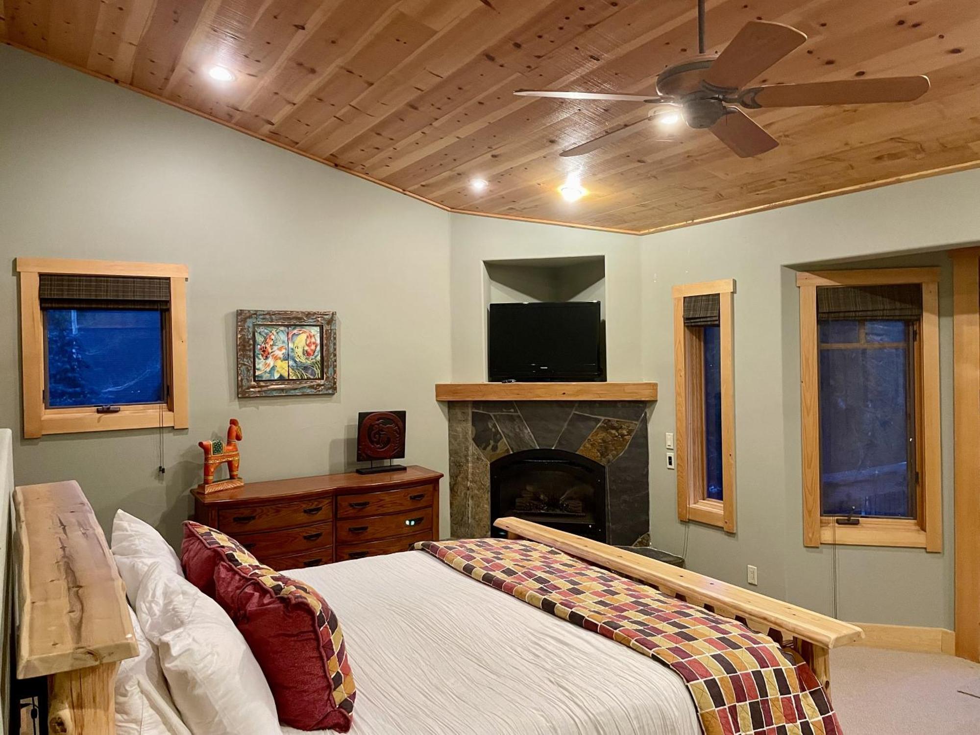 Bear Meadows Lodge - Hot Tub - Tahoe Donner Home トラッキー エクステリア 写真