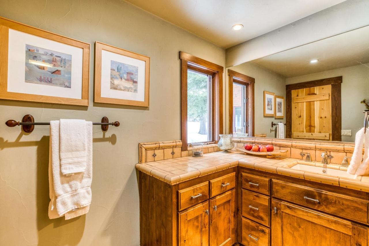 Bear Meadows Lodge - Hot Tub - Tahoe Donner Home トラッキー エクステリア 写真